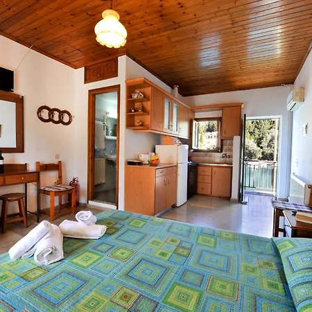 Lina * Lakka (Paxos)