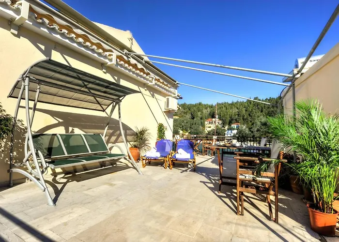 Lina * Lakka (Paxos)