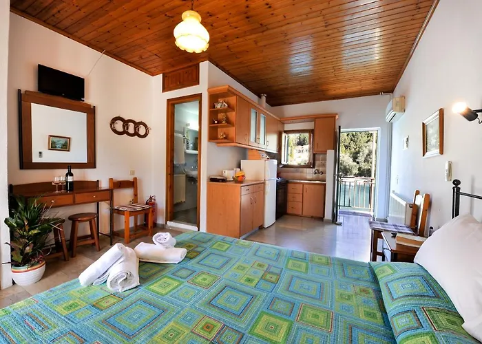 Lina * Lakka (Paxos)