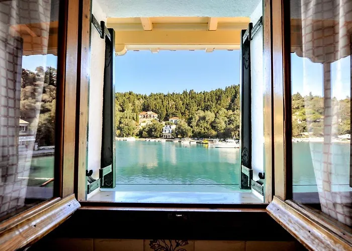 Lina * Lakka (Paxos)